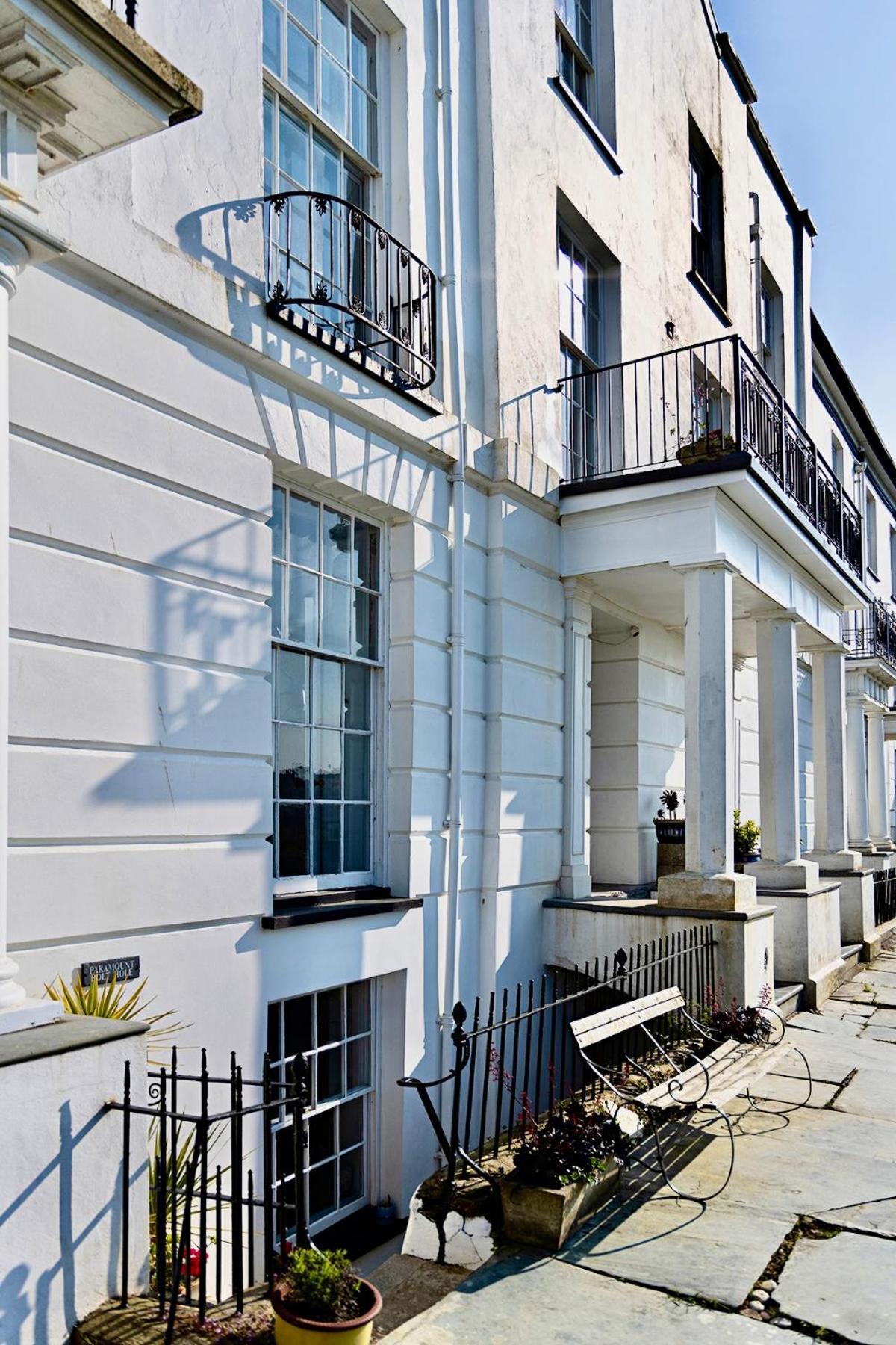 Paramount Apartments Ilfracombe, Arty Seaside Holiday Apartments Pokój zdjęcie